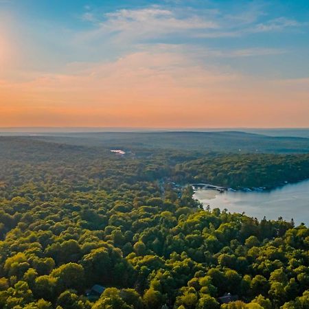 Poconos Ski Retreat With Sauna, Hot Tub, And Game Room Lake Harmony Eksteriør bilde