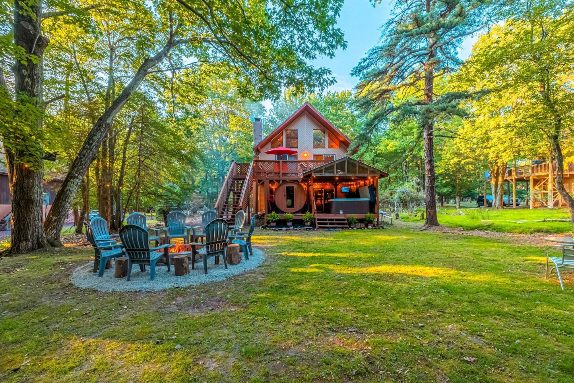 Poconos Ski Retreat With Sauna, Hot Tub, And Game Room Lake Harmony Eksteriør bilde