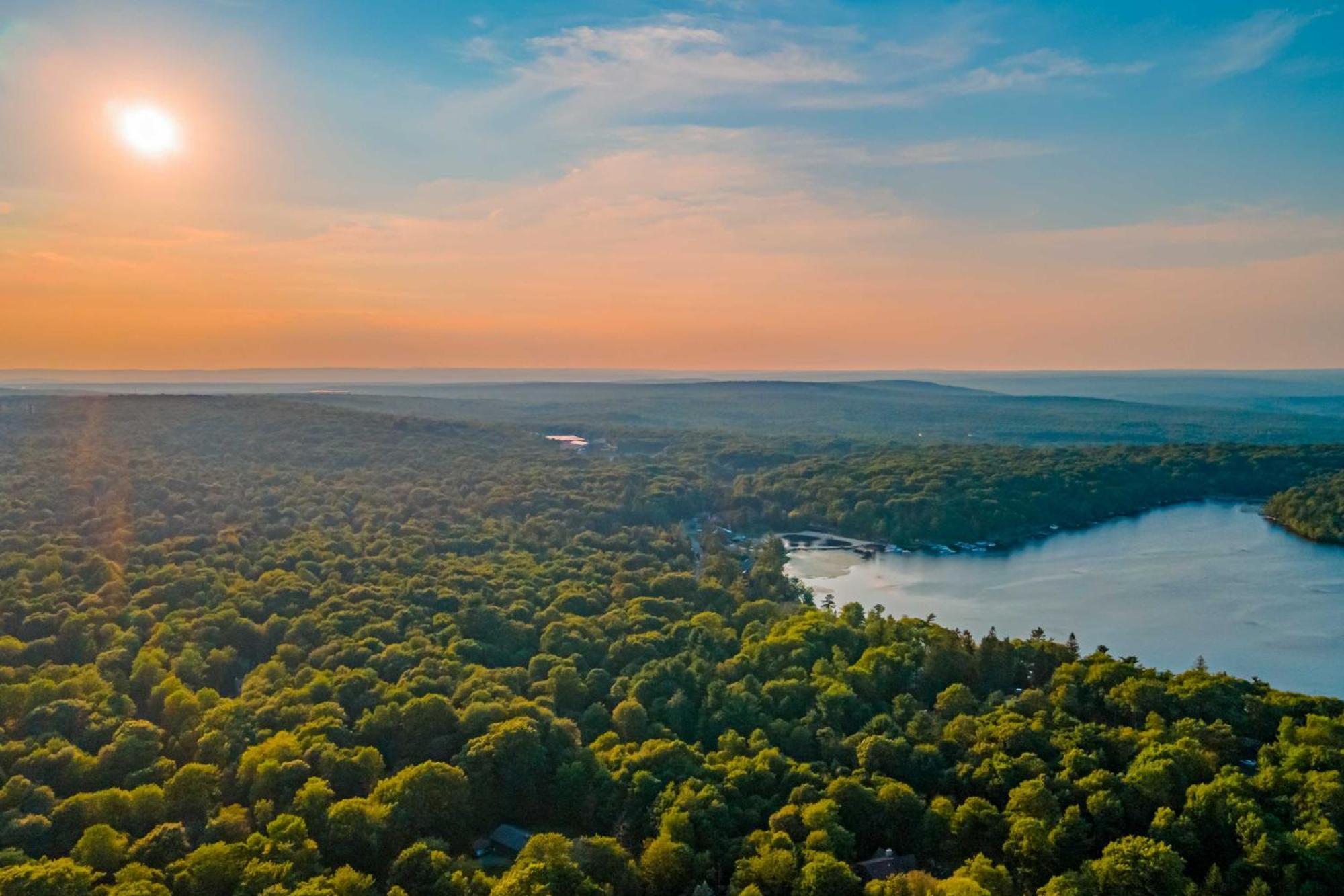 Poconos Ski Retreat With Sauna, Hot Tub, And Game Room Lake Harmony Eksteriør bilde