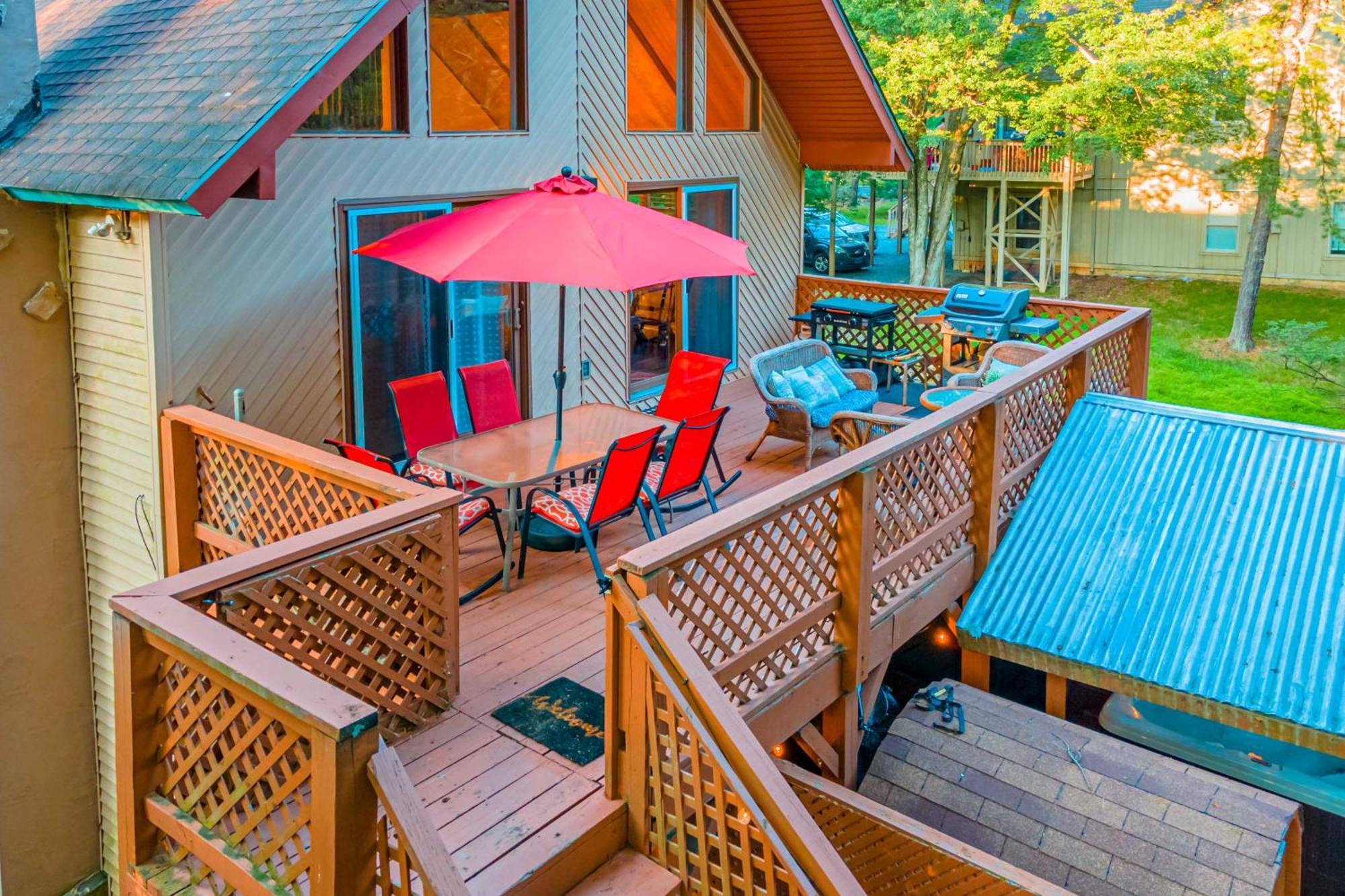 Poconos Ski Retreat With Sauna, Hot Tub, And Game Room Lake Harmony Eksteriør bilde