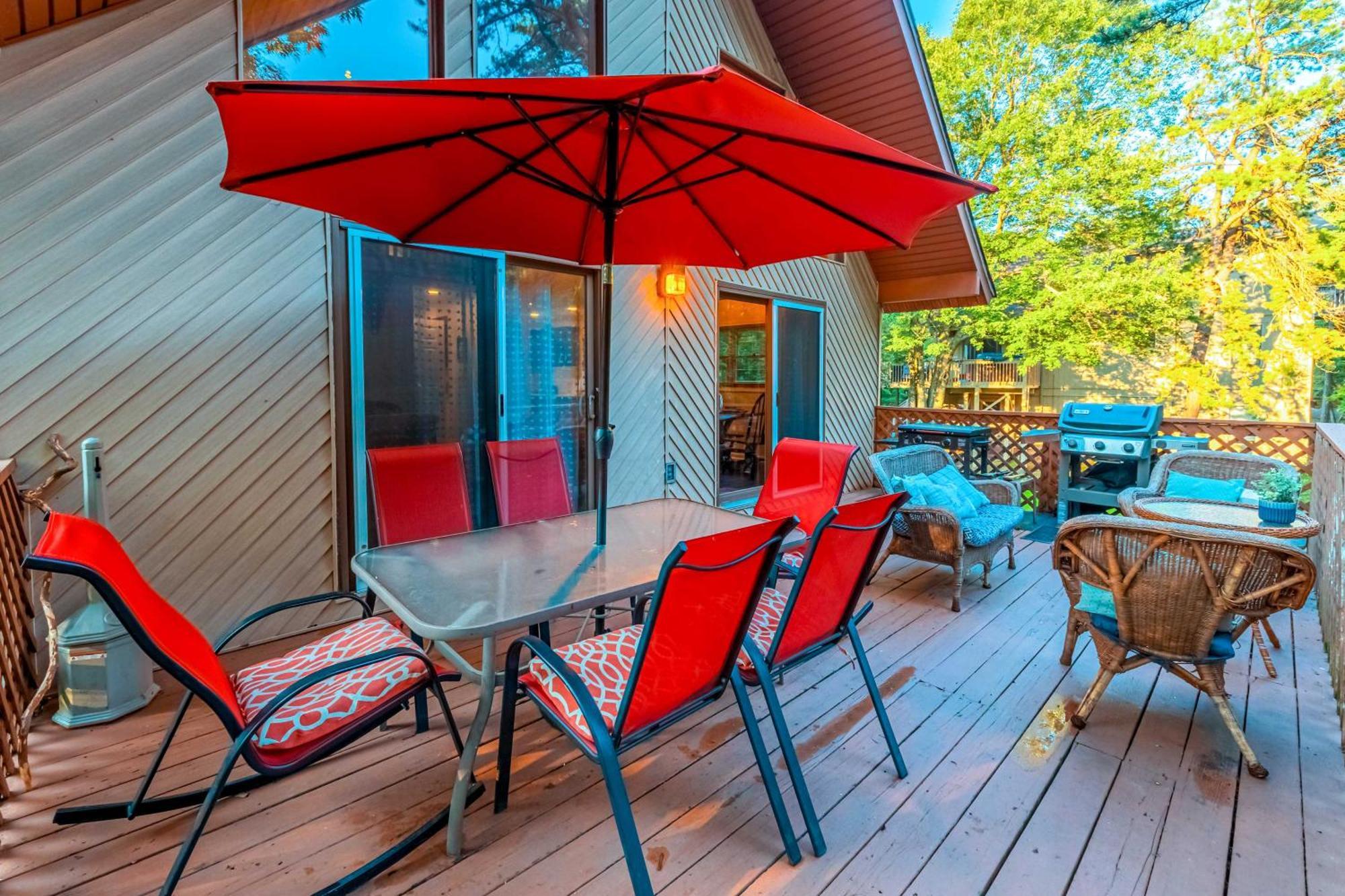 Poconos Ski Retreat With Sauna, Hot Tub, And Game Room Lake Harmony Eksteriør bilde