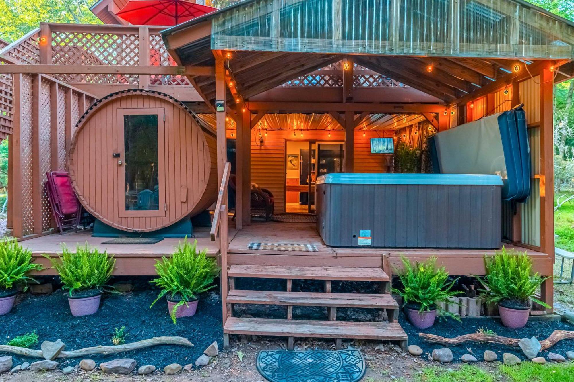 Poconos Ski Retreat With Sauna, Hot Tub, And Game Room Lake Harmony Eksteriør bilde