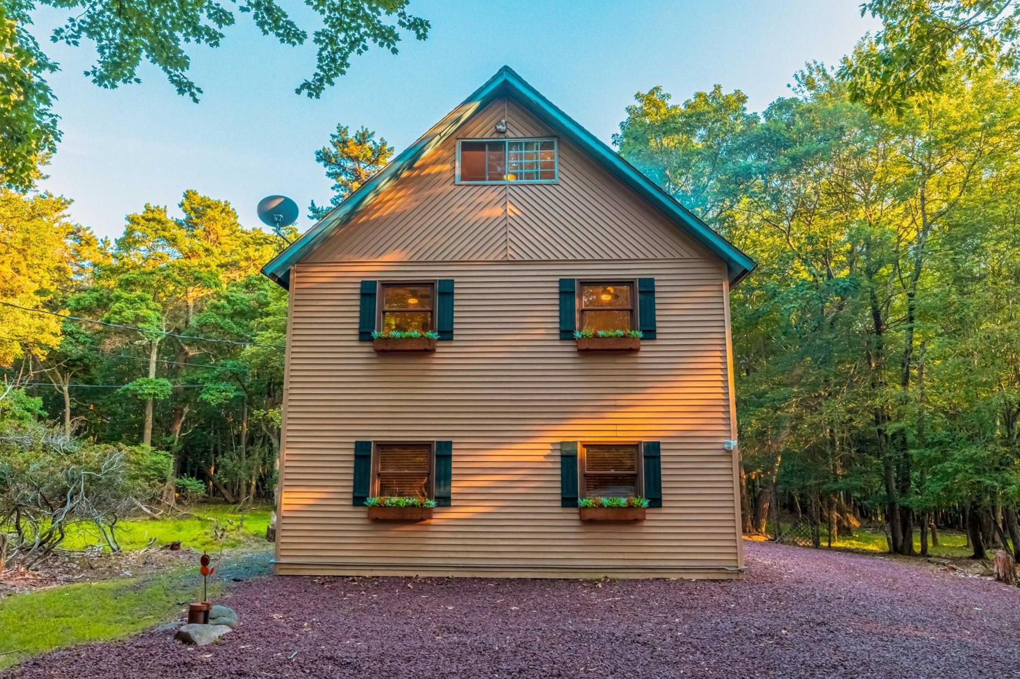 Poconos Ski Retreat With Sauna, Hot Tub, And Game Room Lake Harmony Eksteriør bilde