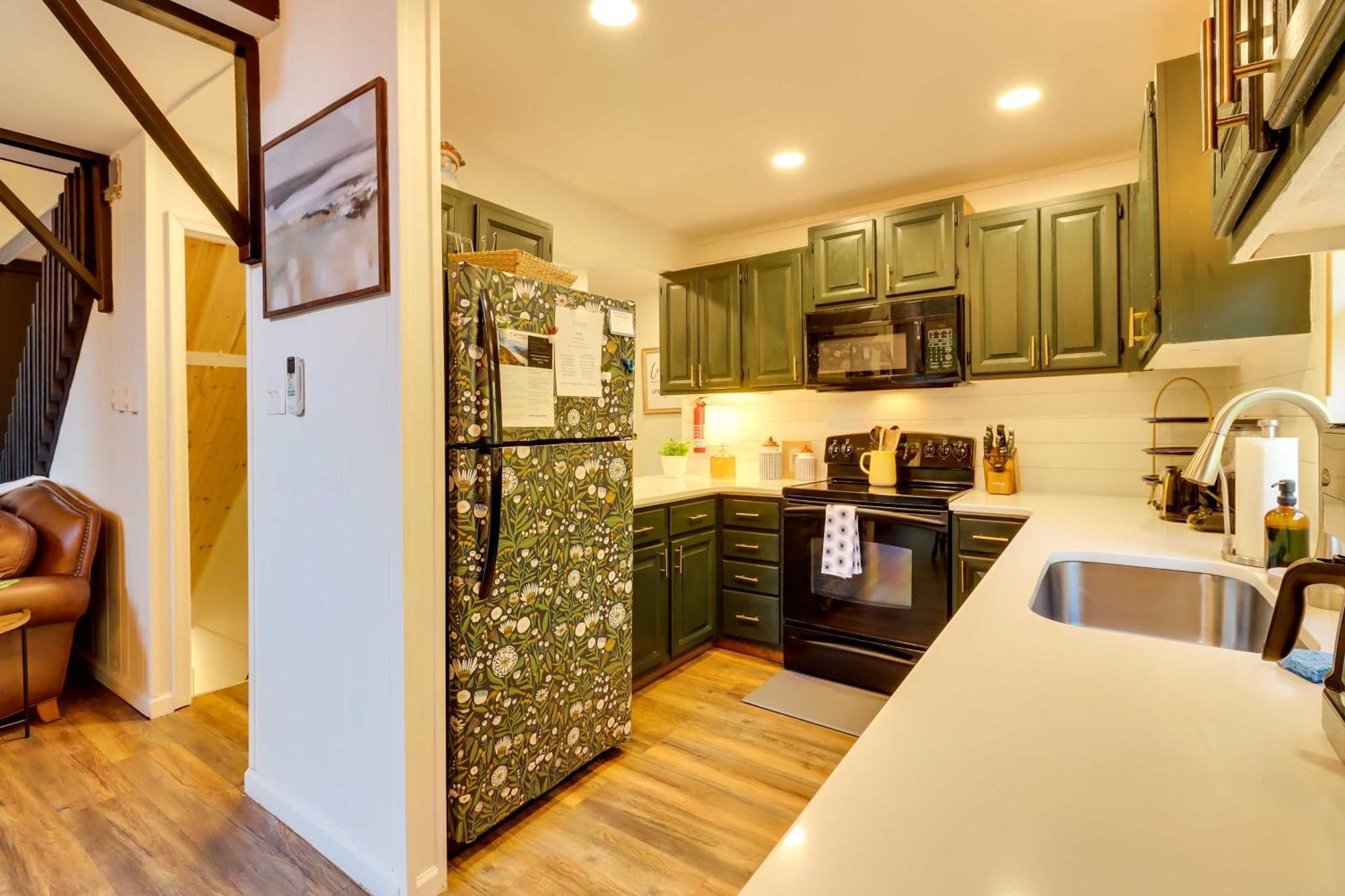 Poconos Ski Retreat With Sauna, Hot Tub, And Game Room Lake Harmony Eksteriør bilde
