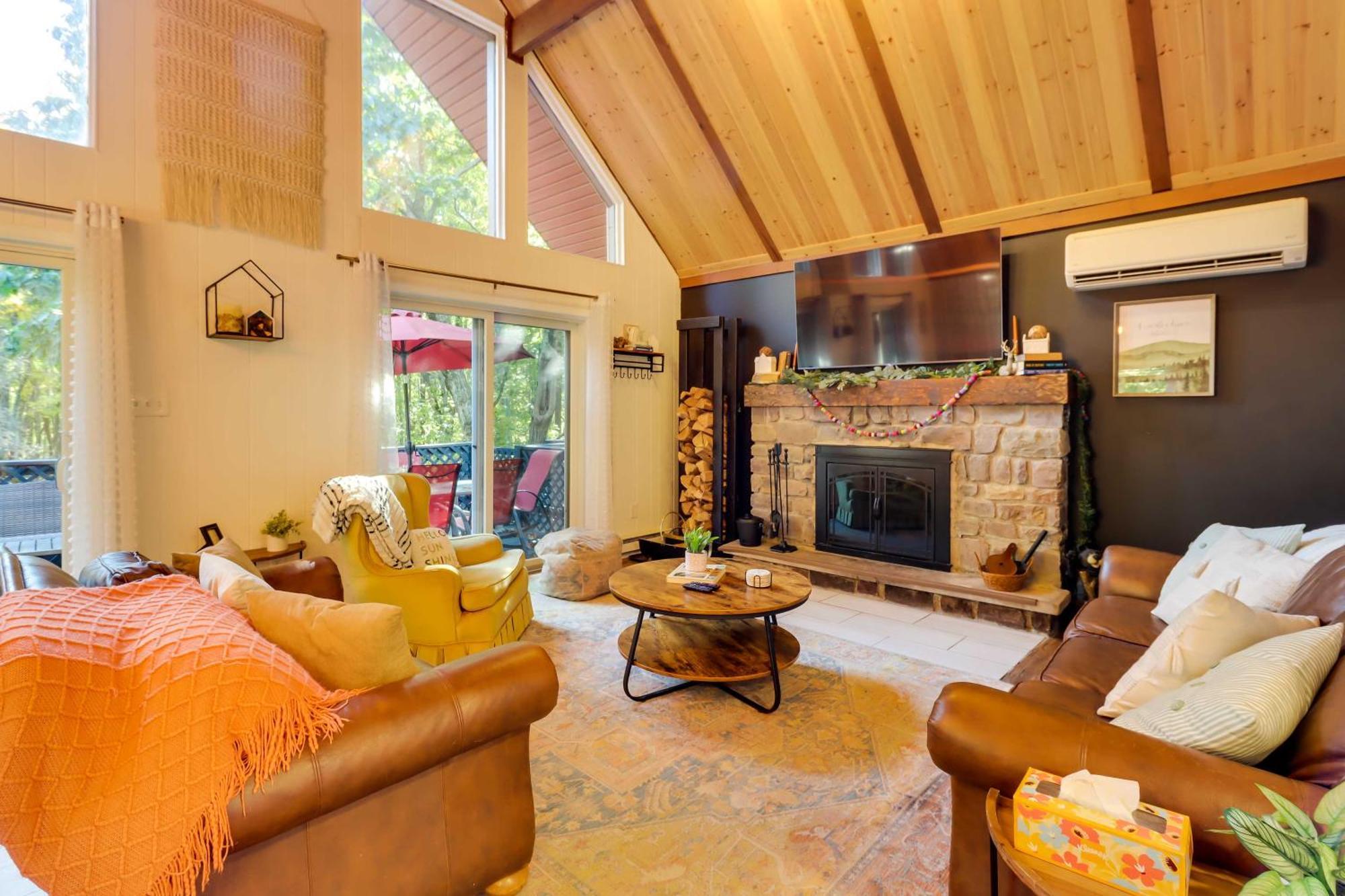 Poconos Ski Retreat With Sauna, Hot Tub, And Game Room Lake Harmony Eksteriør bilde