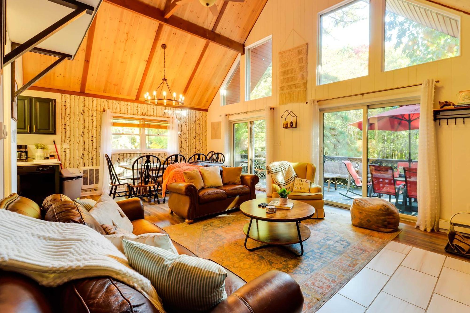 Poconos Ski Retreat With Sauna, Hot Tub, And Game Room Lake Harmony Eksteriør bilde